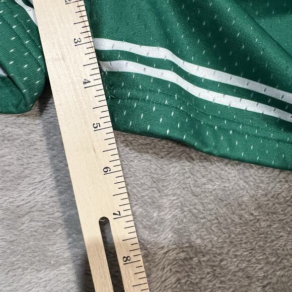 Looney Tunes Shorts Mens Large Green Mesh Basketball Buggs Bunny Shorts - Picture 7 of 9